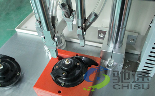 汽車(chē)?yán)茸詣?dòng)鎖螺絲設(shè)備