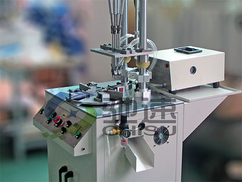 進(jìn)水閥鎖螺絲機(jī)