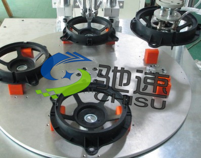 3軸轉(zhuǎn)臺(tái)式鎖螺絲機(jī)